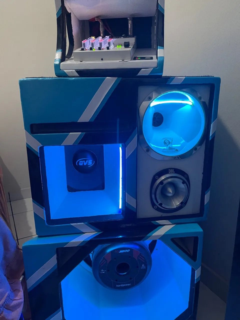 Sistema de Som Personalizado com LED