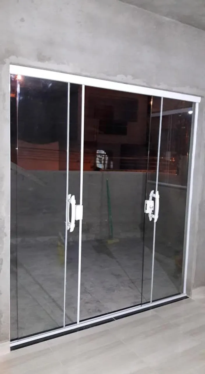Porta de Vidro Temperado 3 Folhas - Nova