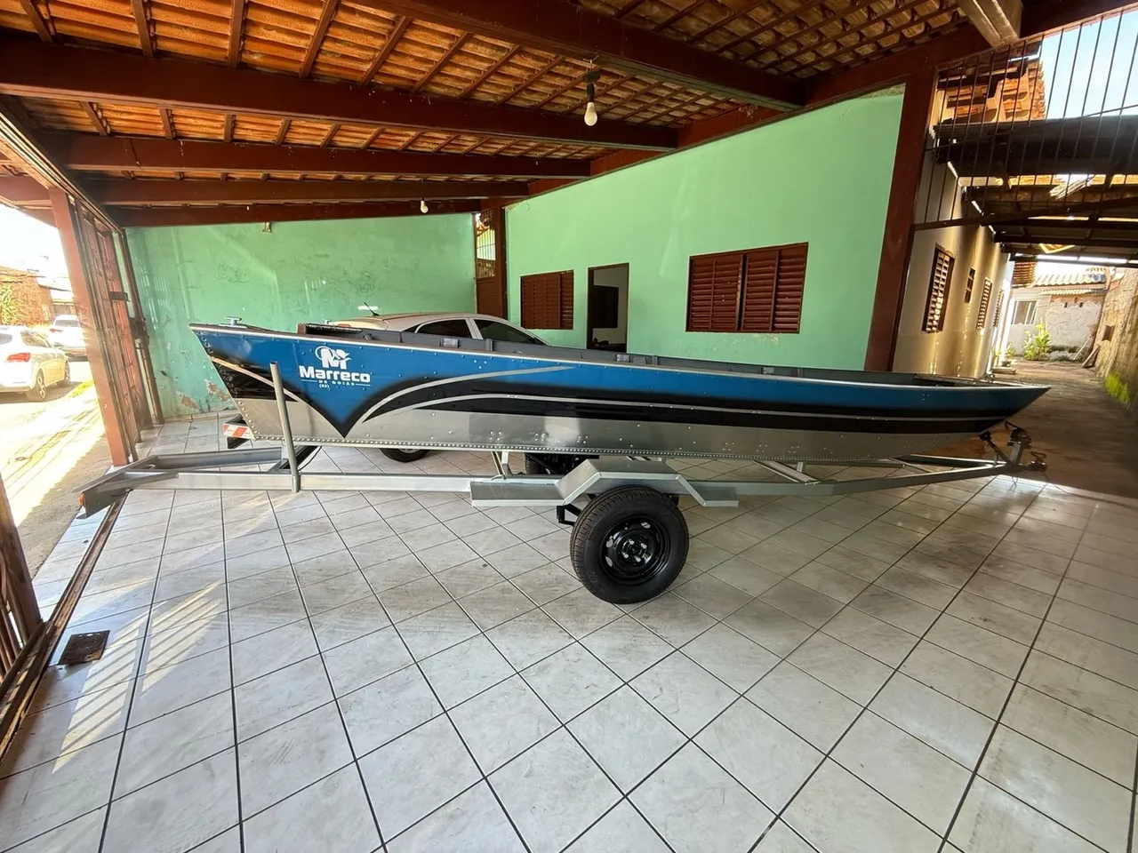 Canoa 5 metros borda alta bico semi chato nova sem uso 2025