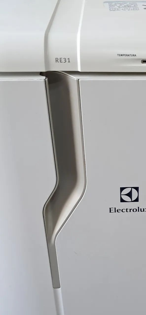 Imperdível Geladeira ELETROLUX RE31  110V - Foto 2