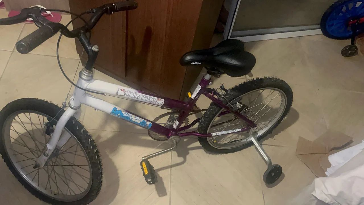 Bicicleta Infantil Hello Kitty - Foto 4