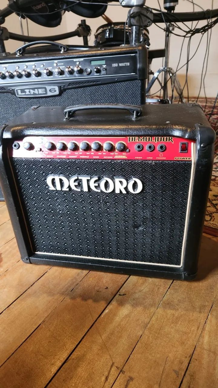 Amplificador Meteoro Demolidor 50w com efeitos - Guitarra