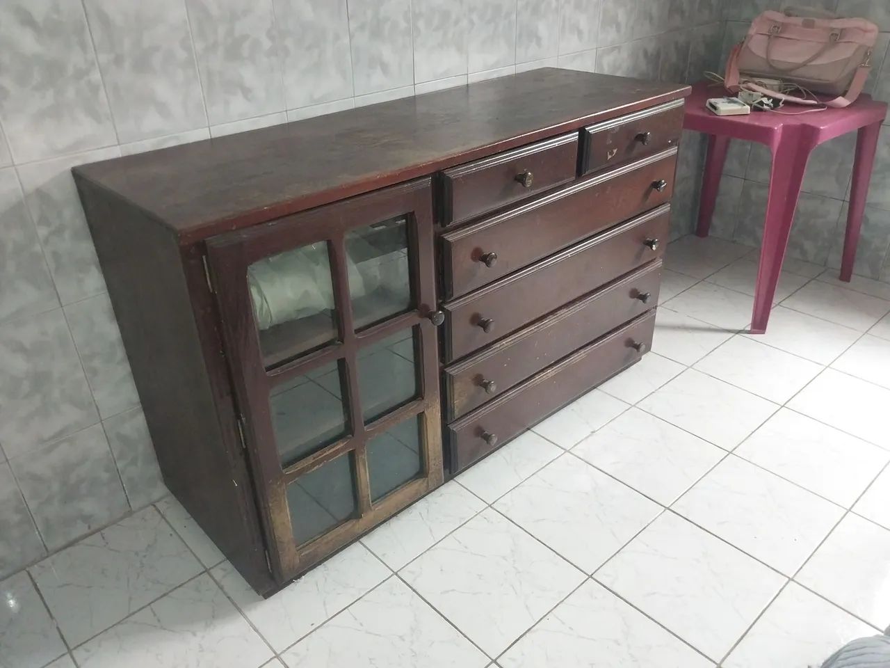 Cômoda antiga