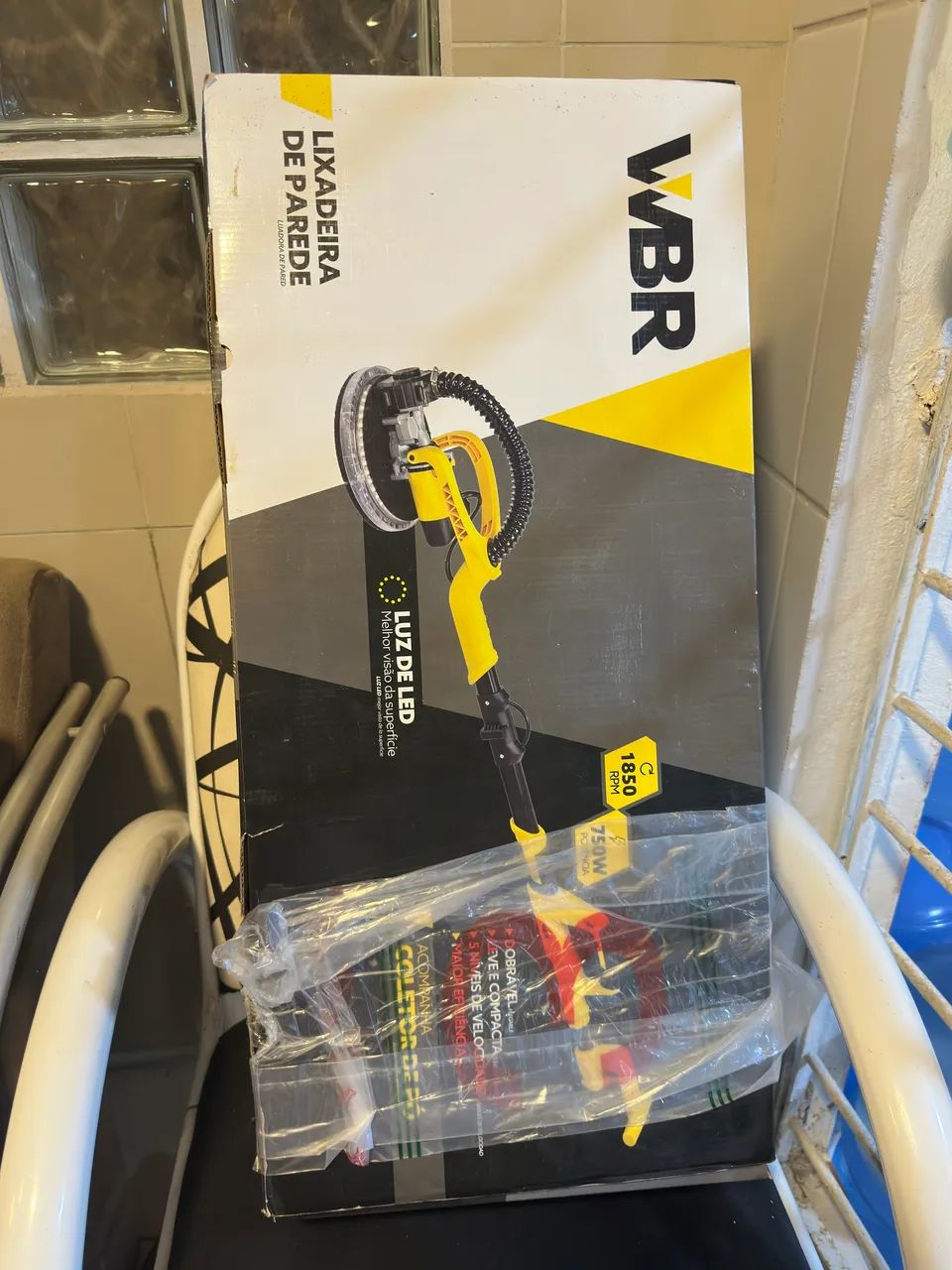 Lixadeira de Parede com Luz Led - Nova