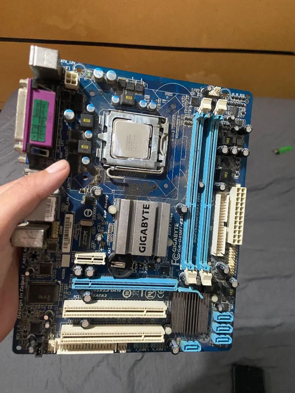 Placa mãe com processador 