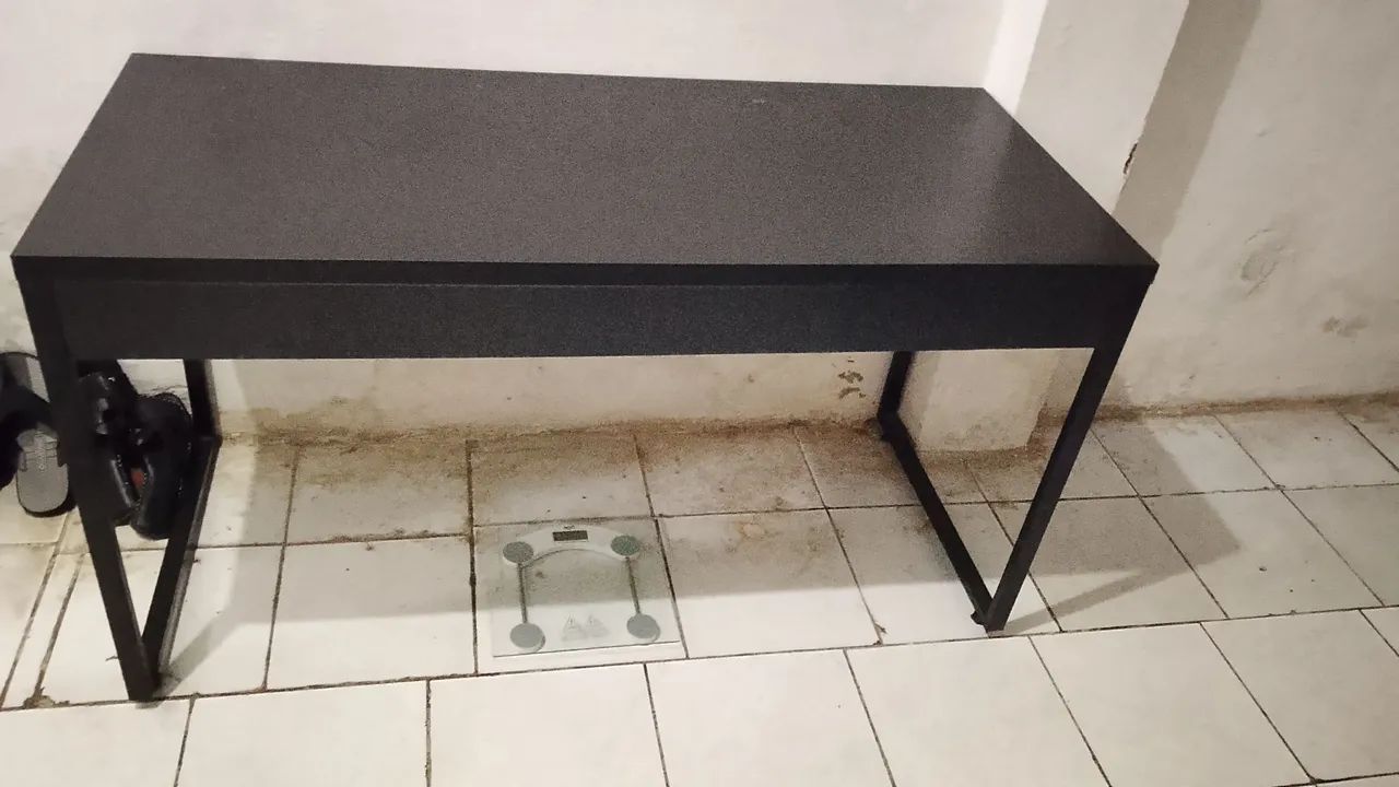Mesa para Pc ou ps5 sem nenhum arranhão, com apenas 3 meses de uso. - Foto 2