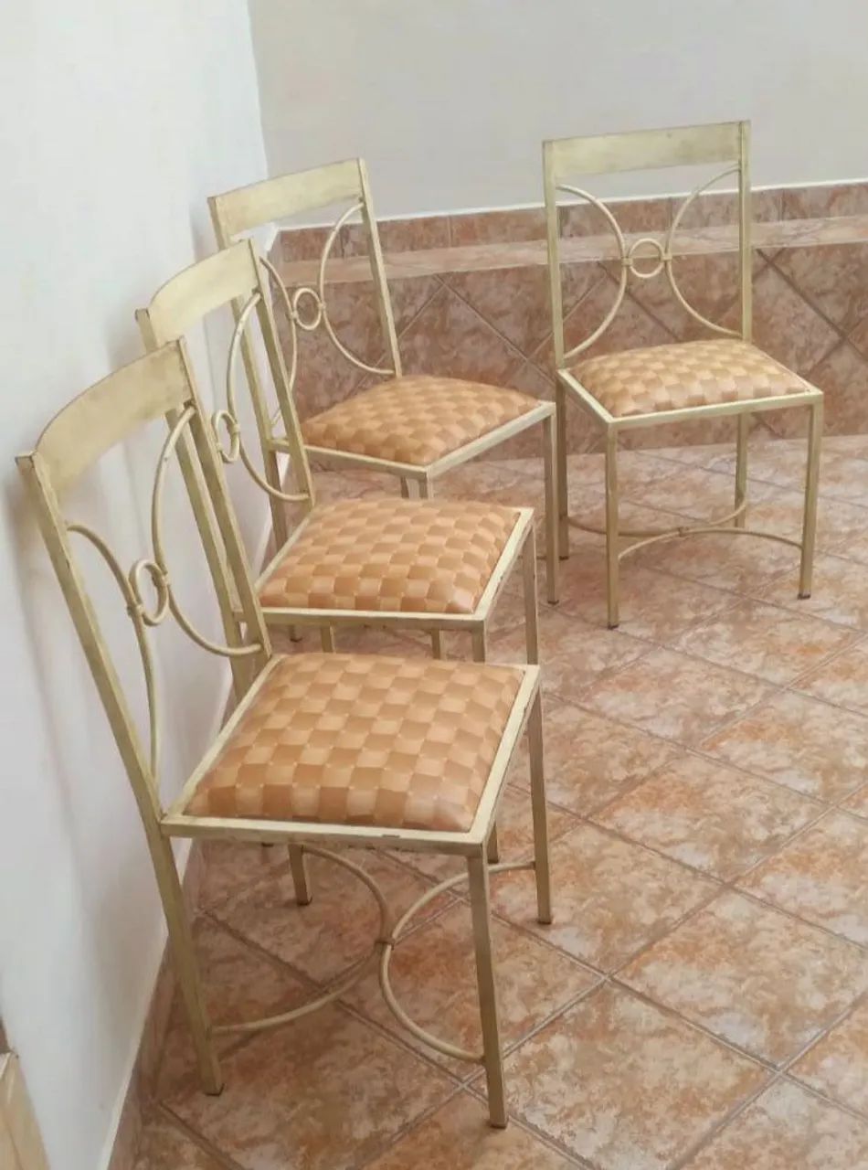 Cadeiras em ótima condição 