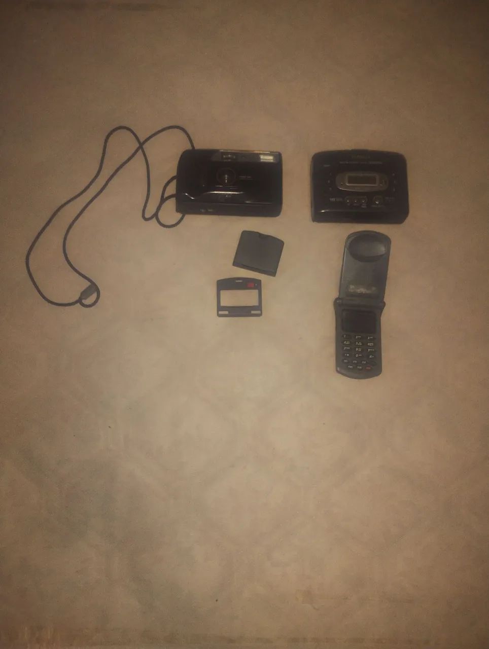 KIT RELÍQUIAS ELETRÔNICAS (CÂMERA + RÁDIO + CELULAR ANTIGO) - Foto 2