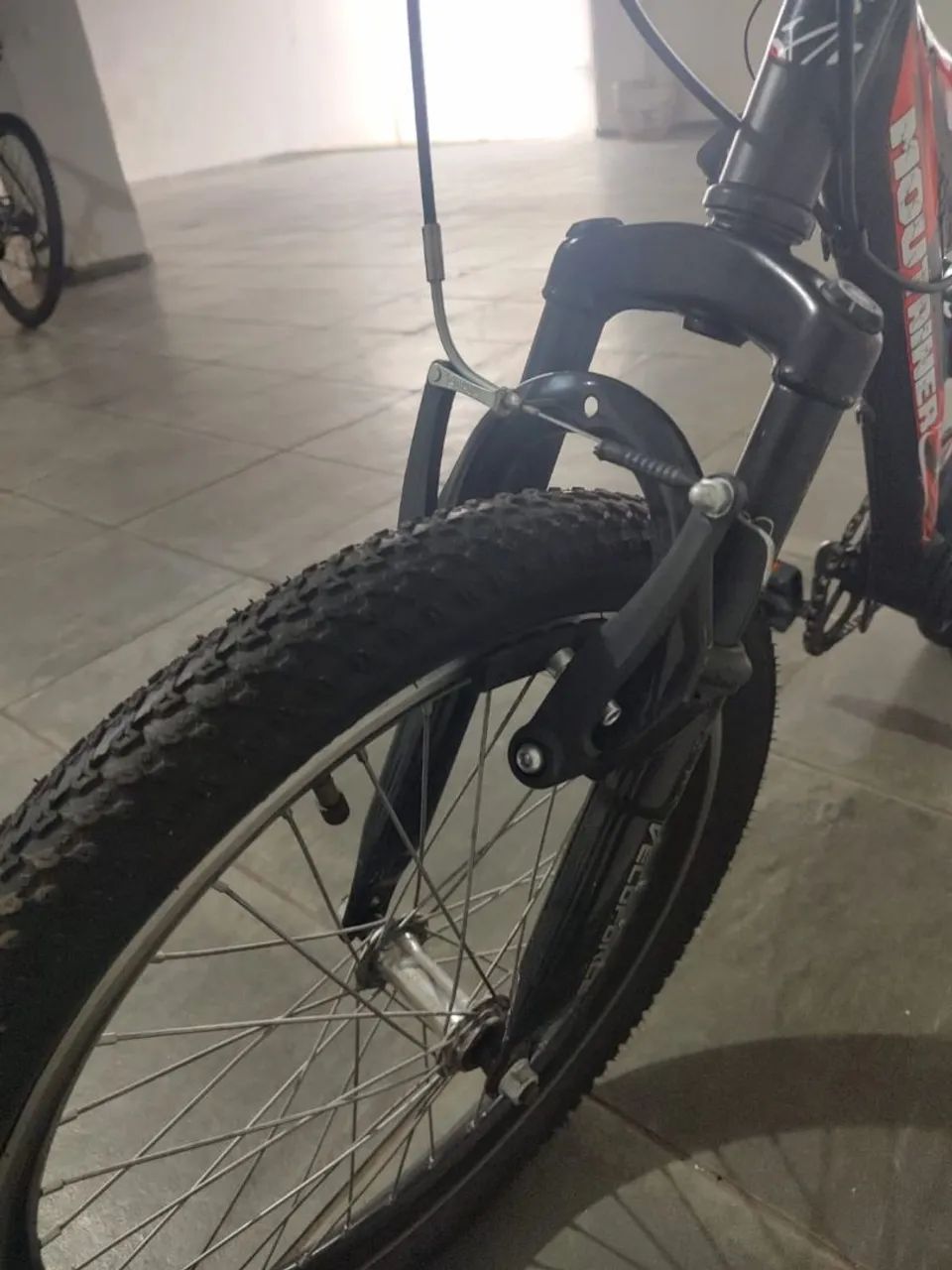 Bicicleta infantil aro 20 com marcha  - Foto 2
