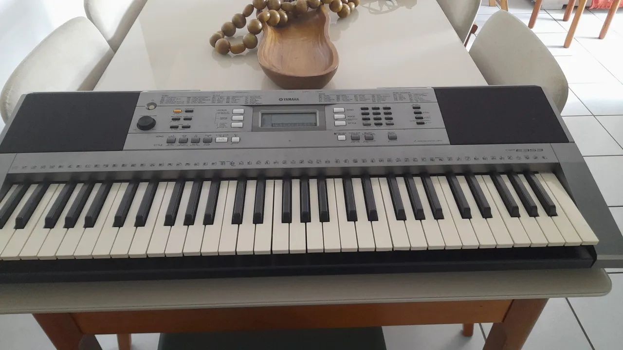 Teclado Yamaha PSR E353