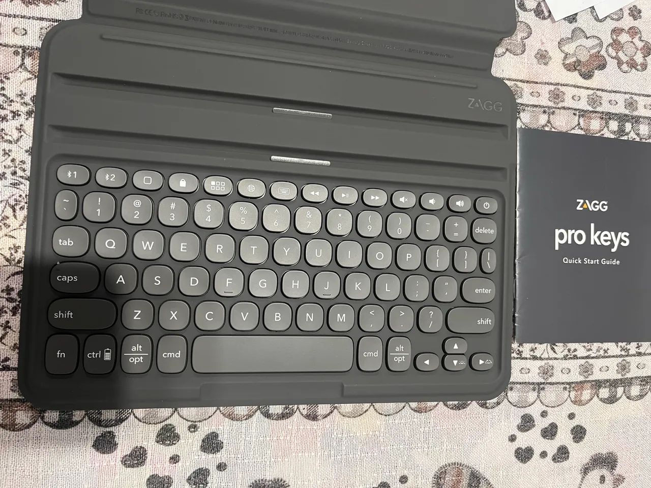capa com teclado Bluetooth para tablet - Foto 2