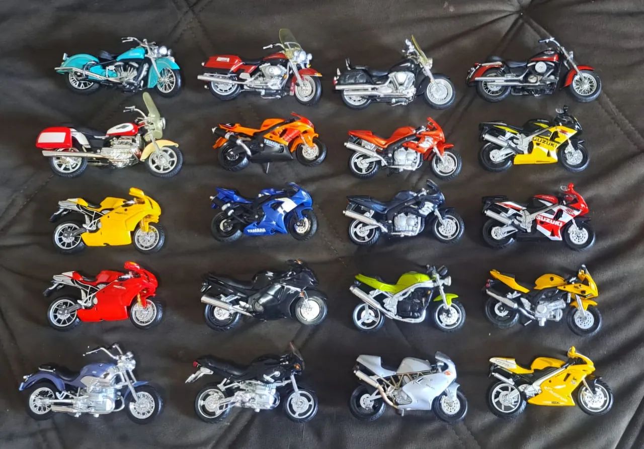 Miniatura de Moto 1:18 Vários modelos e marca - Foto 2