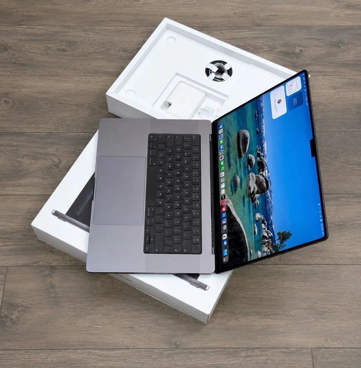 MacBook Pro 16.2 M5 Max 36GB - 2TB SSD  - Foto 2