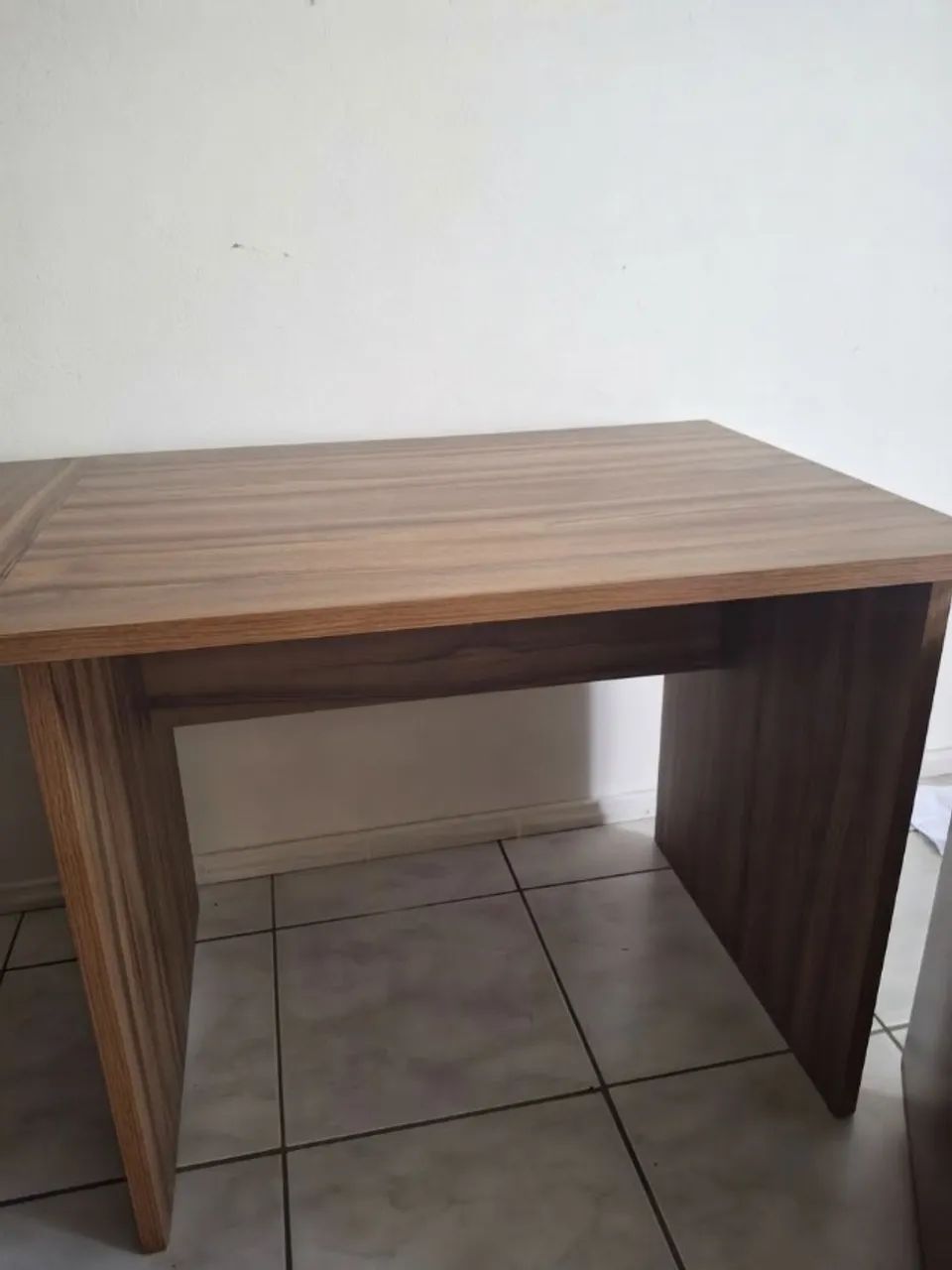 Mesa e cômoda gaveteiro madeira resistente  - Foto 2