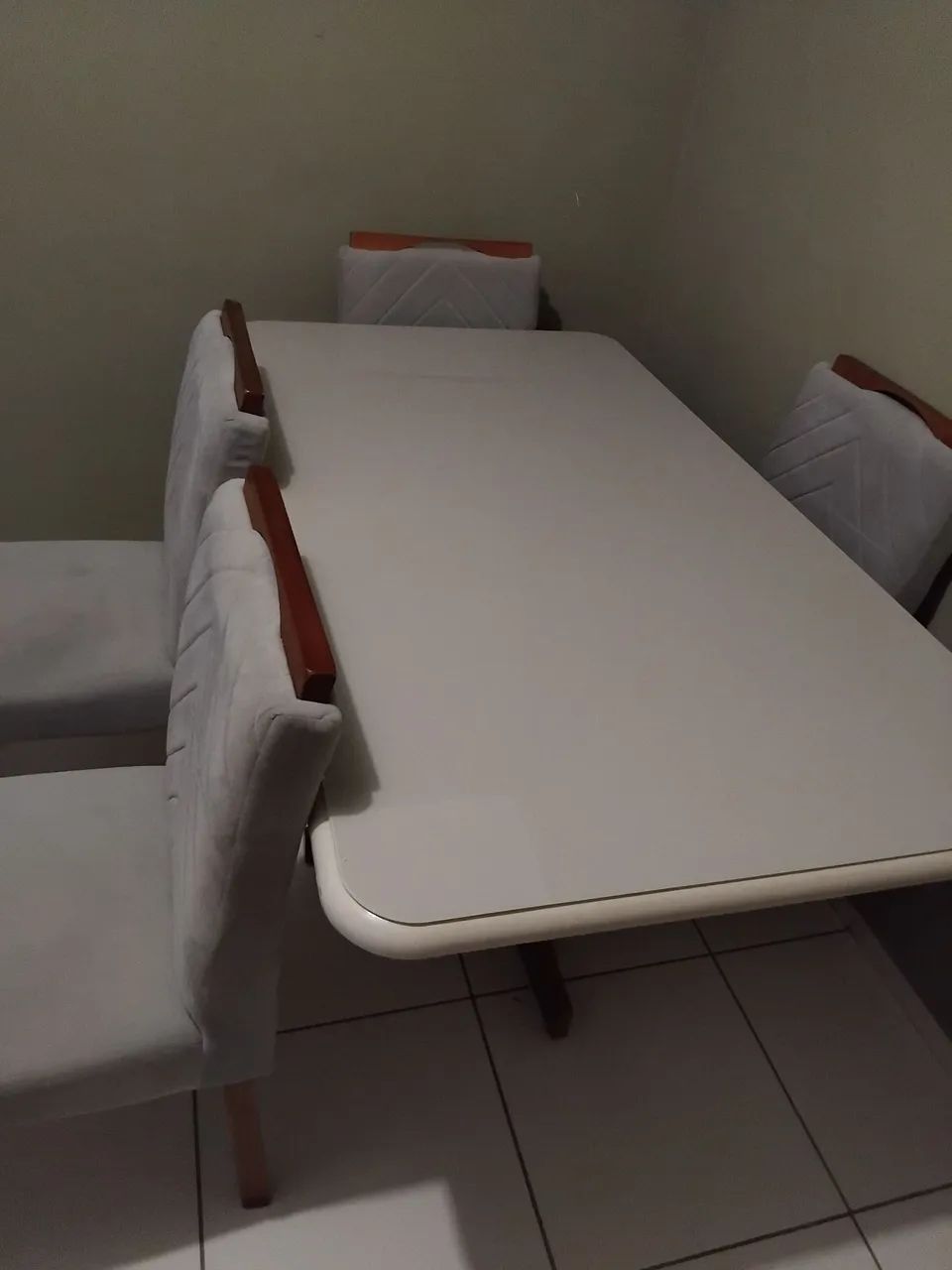Vendo mesa com cadeiras  - Foto 2