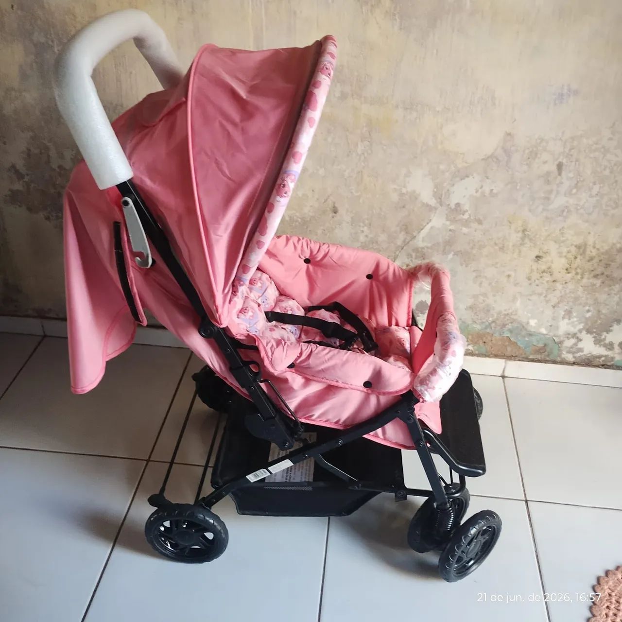 Carrinho de bebê semi novo 