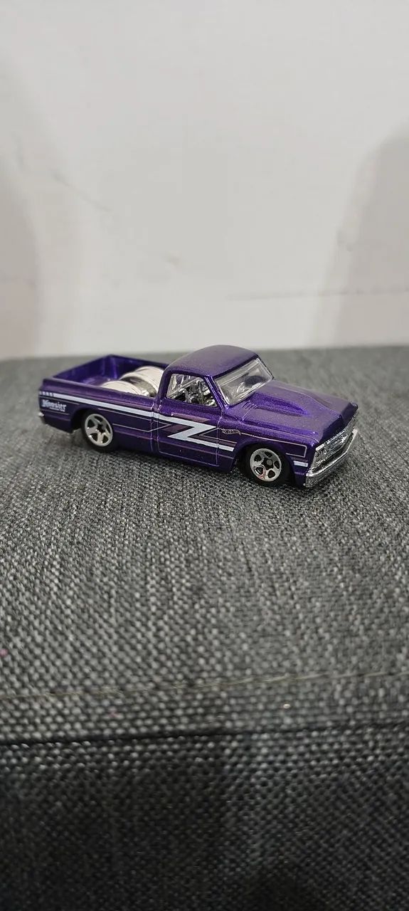 Hot Wheels '67 Chevy C10