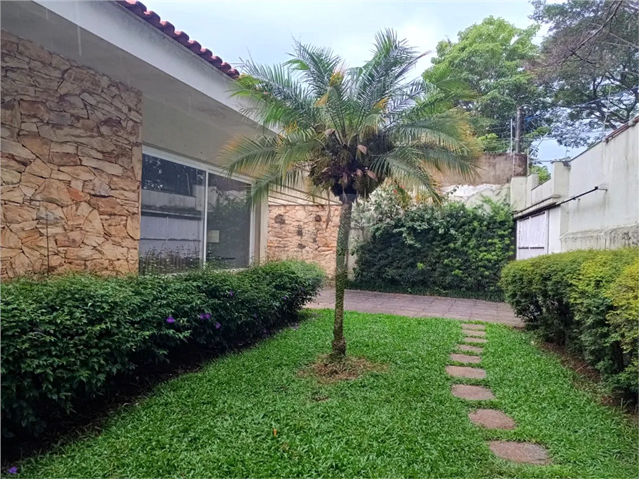 Casa térrea com 4 quartos à venda em Jardim morumbi - SP