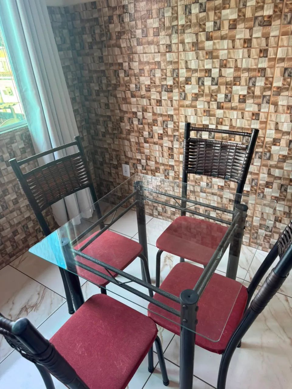 MESA PARA JANTAR COM 4 CADEIRAS - Foto 3