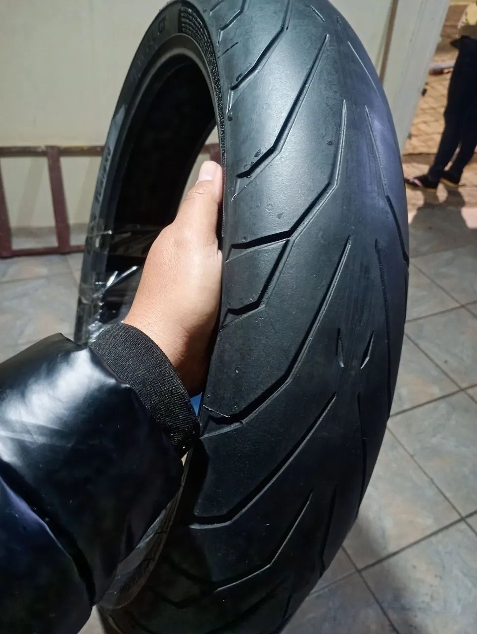 Pneu 120/70/18