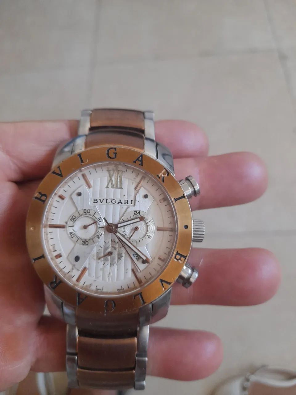 Vendo um relógio bugari funcionando perfeitamente 