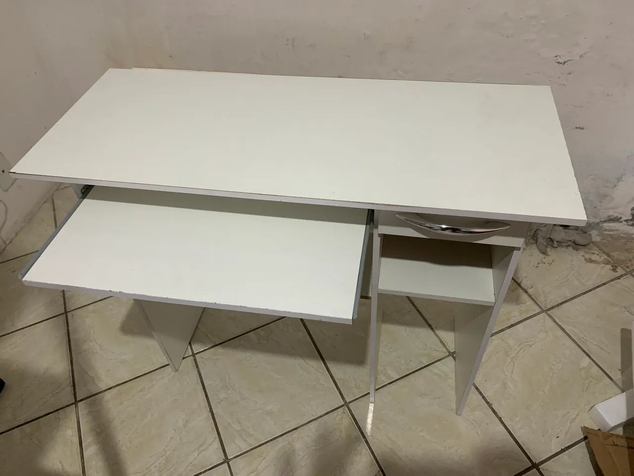 Escrivaninha/Mesa para pc - Foto 4