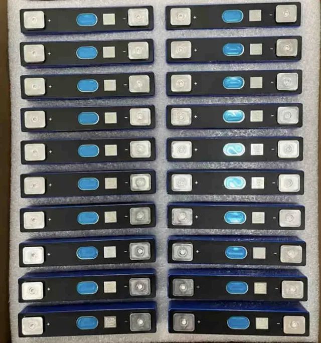 kit 6 Células de litio LiFePO4 EVE LF32 3.2v 32Ah - Foto 3