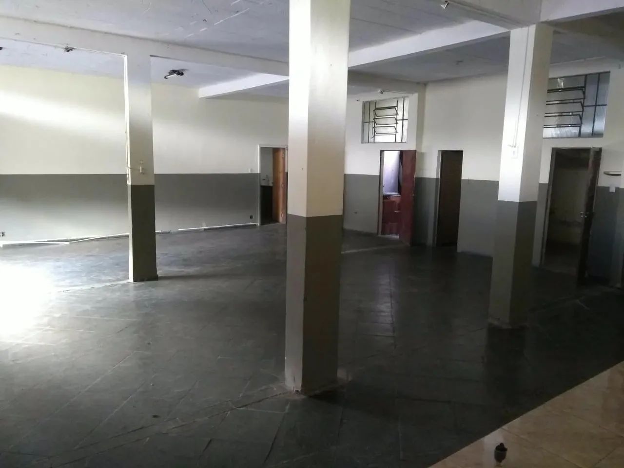 Vendo ou alugo, lojas e salão com cobertura - Foto 4