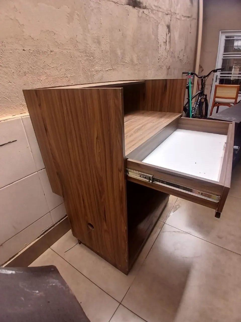 Balcão caixa $  em MDF com Cadeira em Madeira * - Foto 3