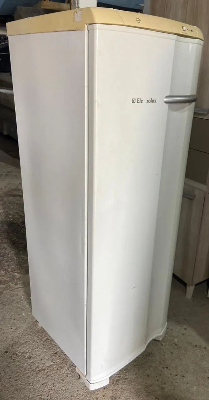 Freezer vertical electrolux, de 1 porta, branco. - Foto 3