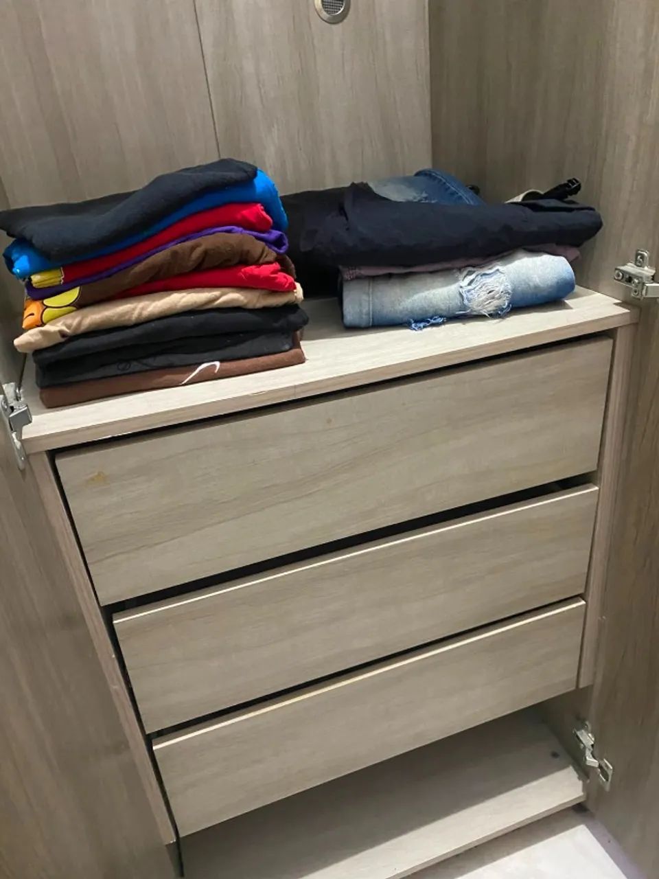 GUARDA ROUPA PRA SAIR RAPIDO - Foto 4