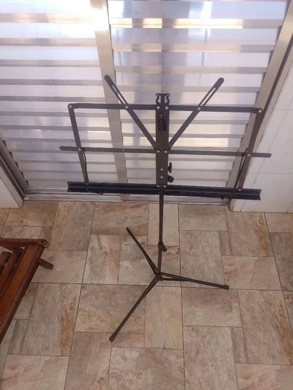 Pedestal Para partituras Ayron R$60,00 - Foto 3