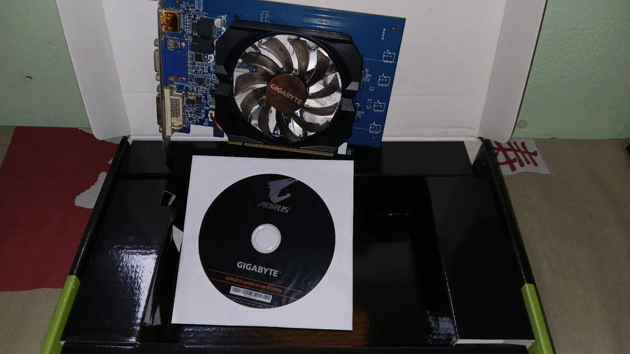 GT 730 2GB Gigabyte ? COM CAIXA, CD E MANUAL