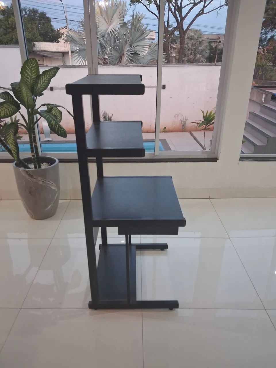 Mesa Compacta e Muito Resistente - Foto 3