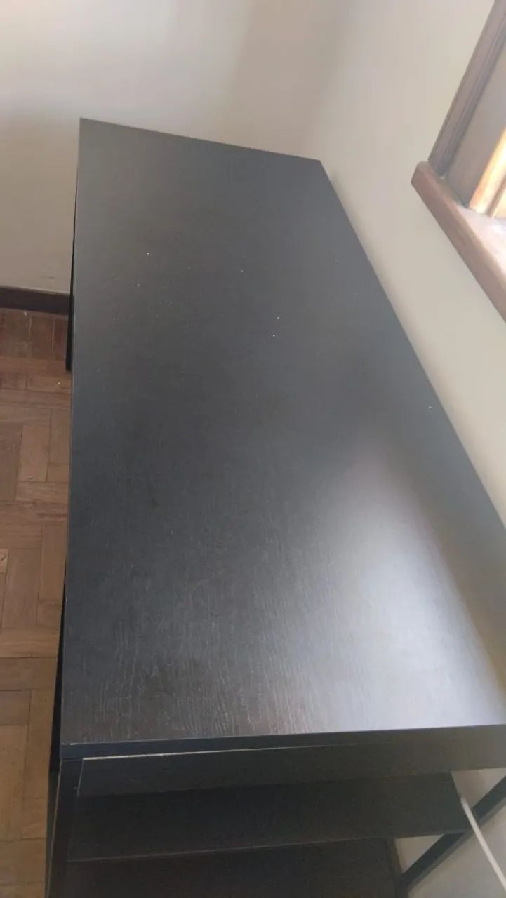 Secretária escrivaninha com 2 prateleiras, robusta e óptimo estado.  - Foto 3