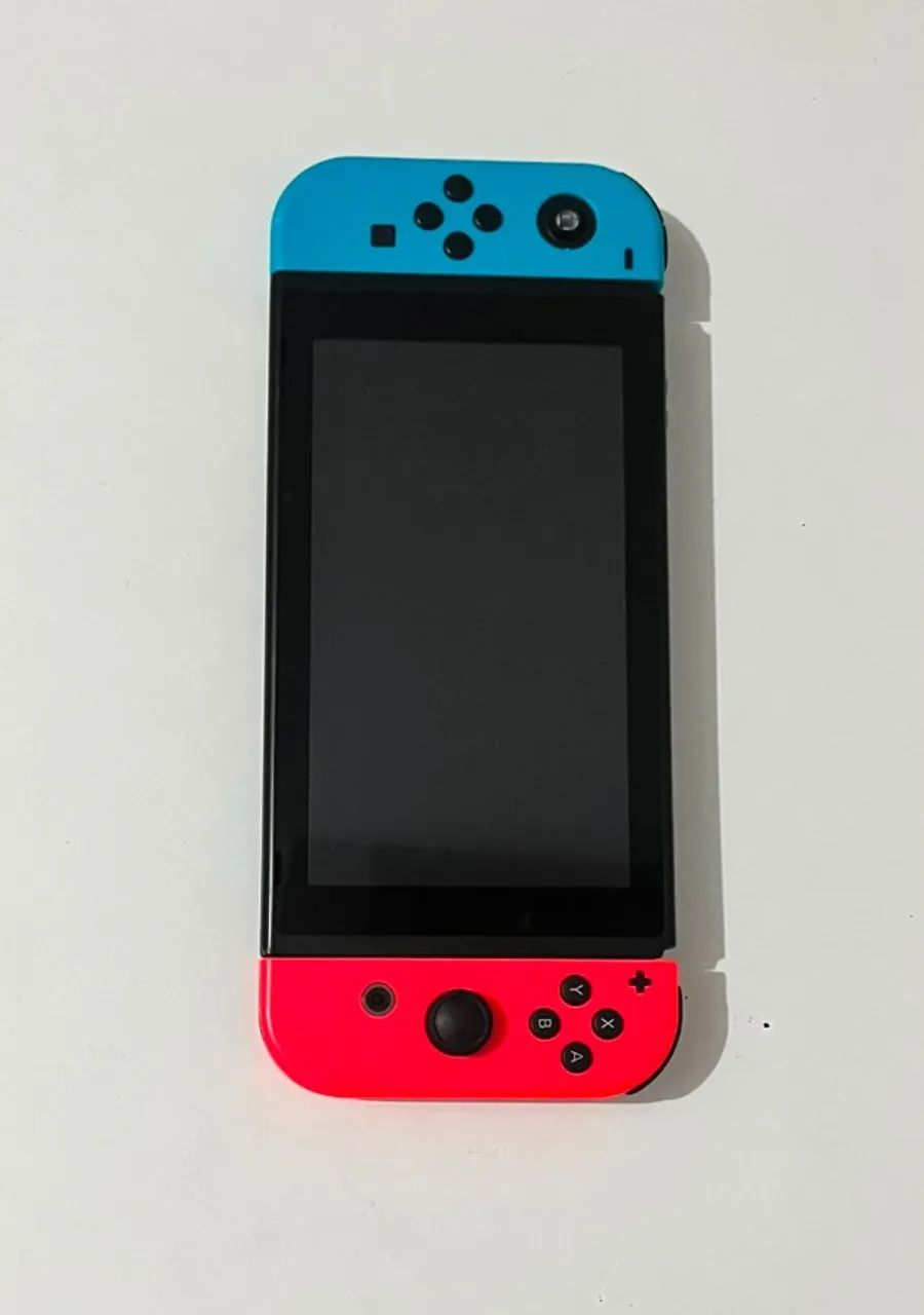  Nintendo Switch V1 completo + Pro Controller + Mario 3D World + Acessórios 