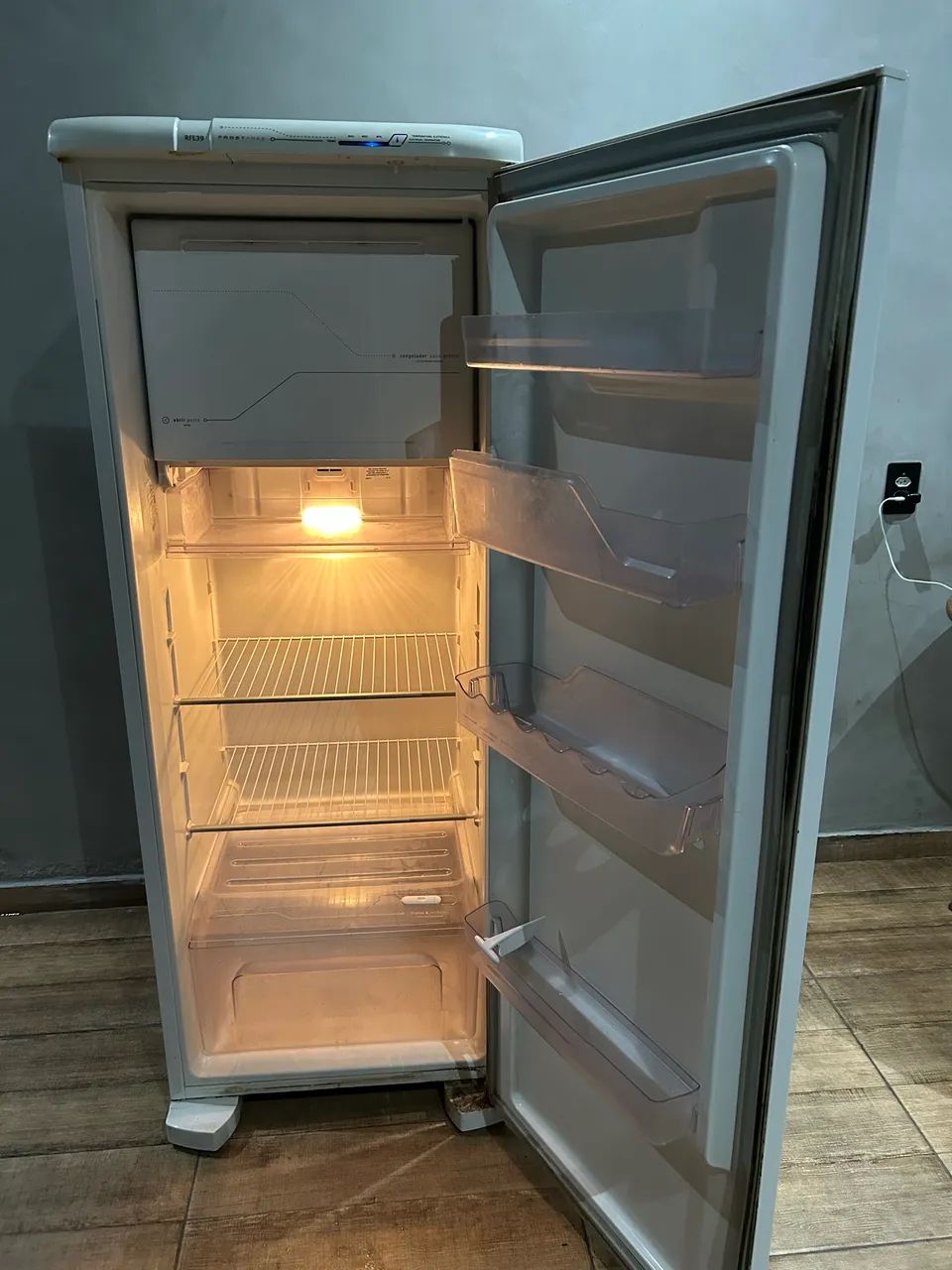 Geladeira Electrolux RFE39 - Foto 2