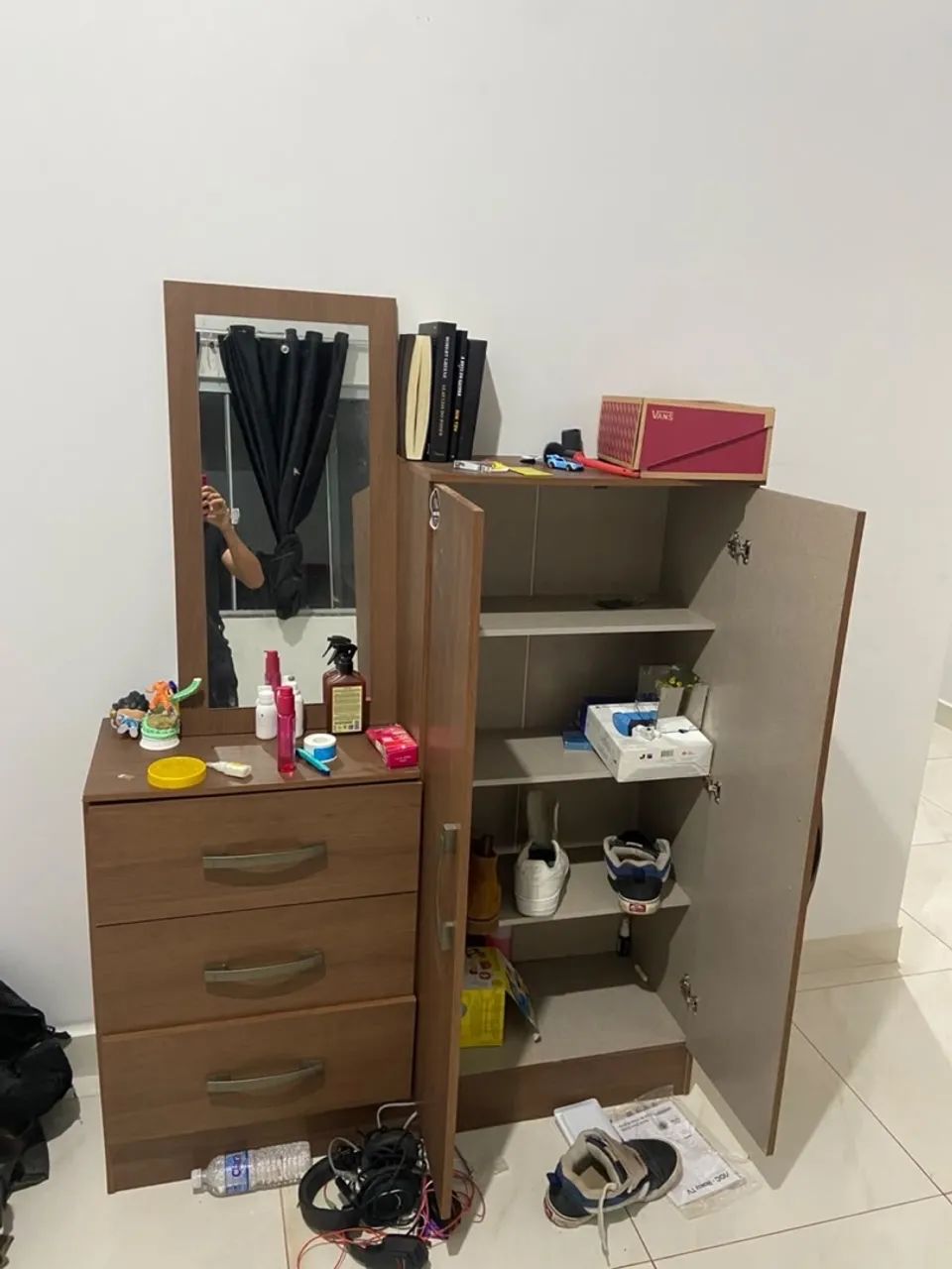 Cômoda com espelho 