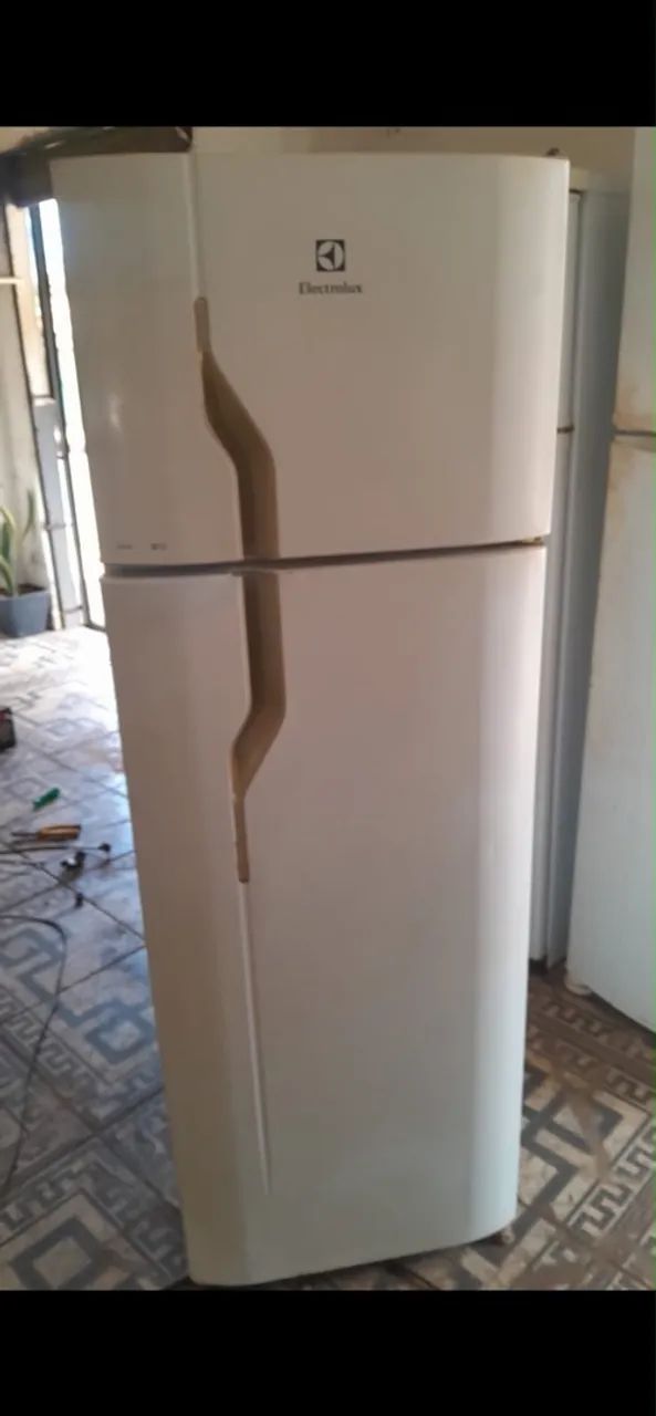 GELADEIRA ELETROLUX 220v
