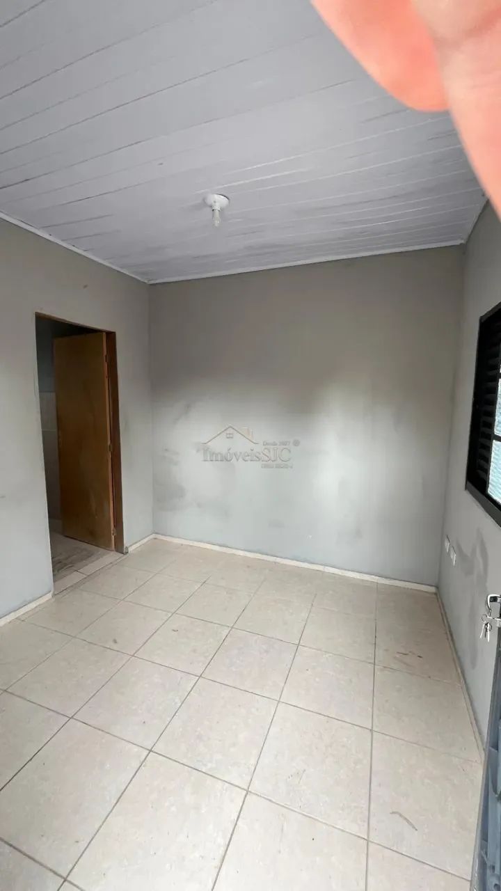 Terreno Comercial com 450 m² e Estrutura de Apoio - Foto 3