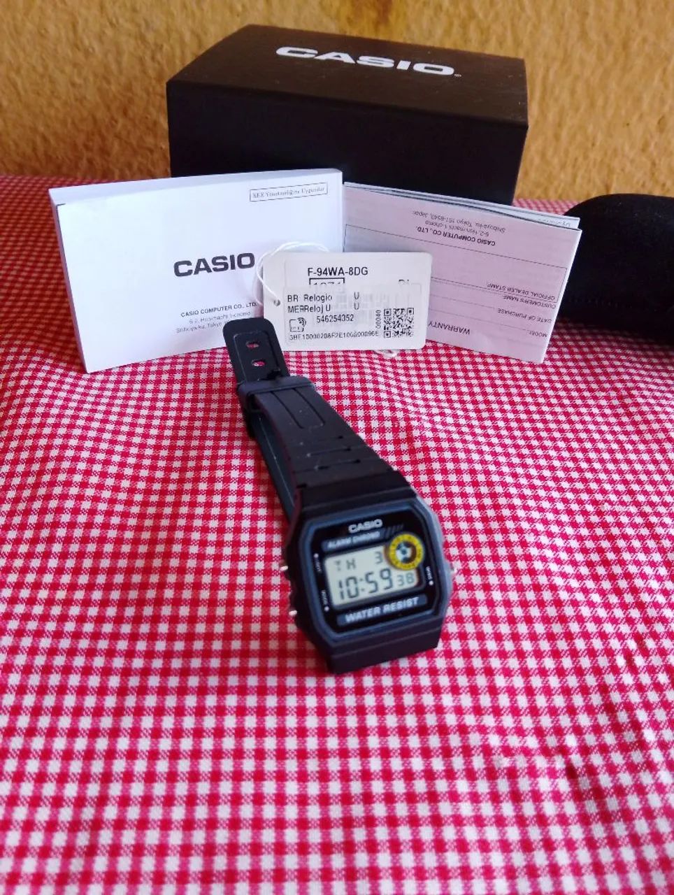 Relógio Casio digital F-94WA-8DG