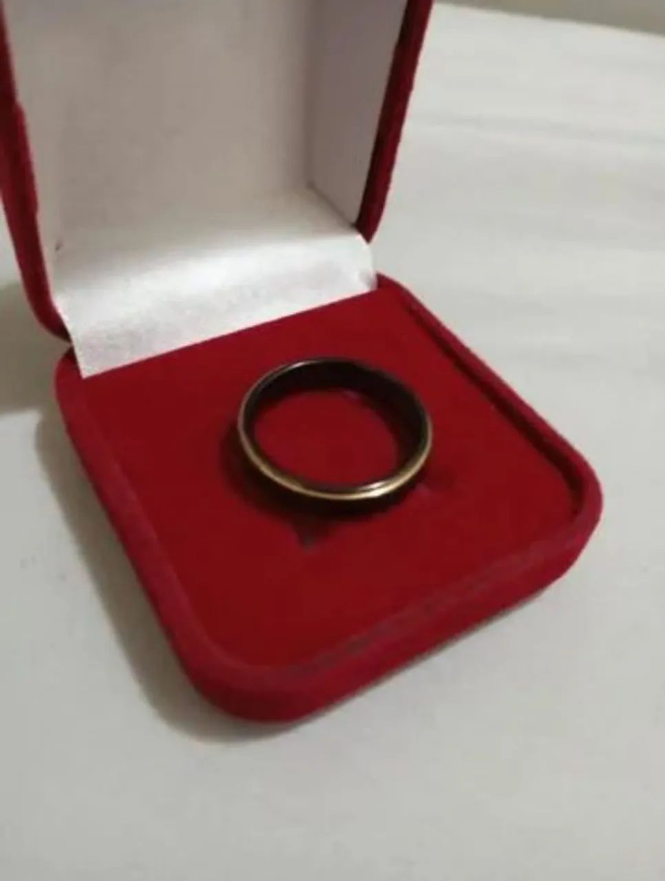 Anel de tungstênio e banho de ouro 18K