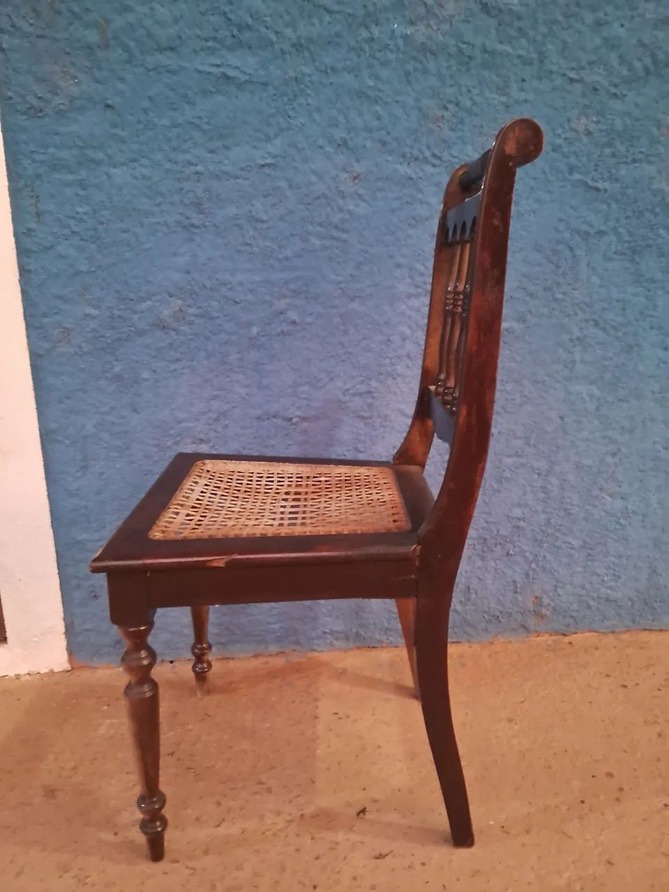 Cadeira Antiga  - Foto 4