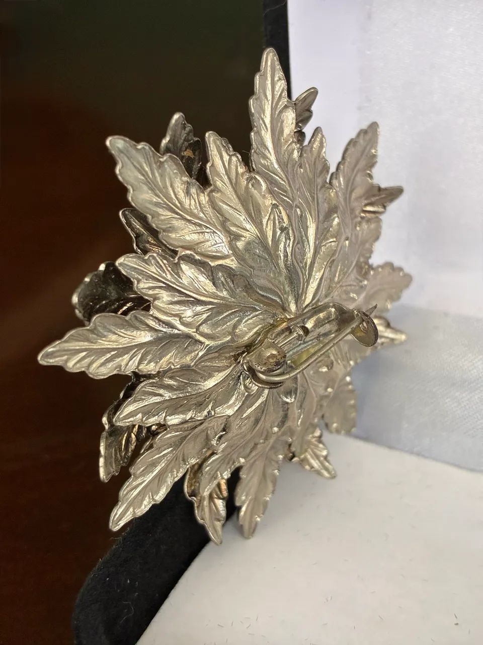 Lindo broche vintage em formato de flor - Foto 5