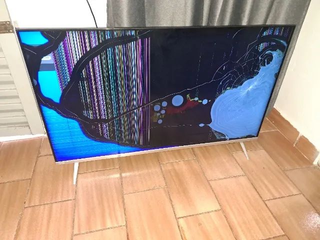 Televisão 50 polegadas philips tela quebrada troco por videos game tipo xbox one ou ps4 - Foto 3