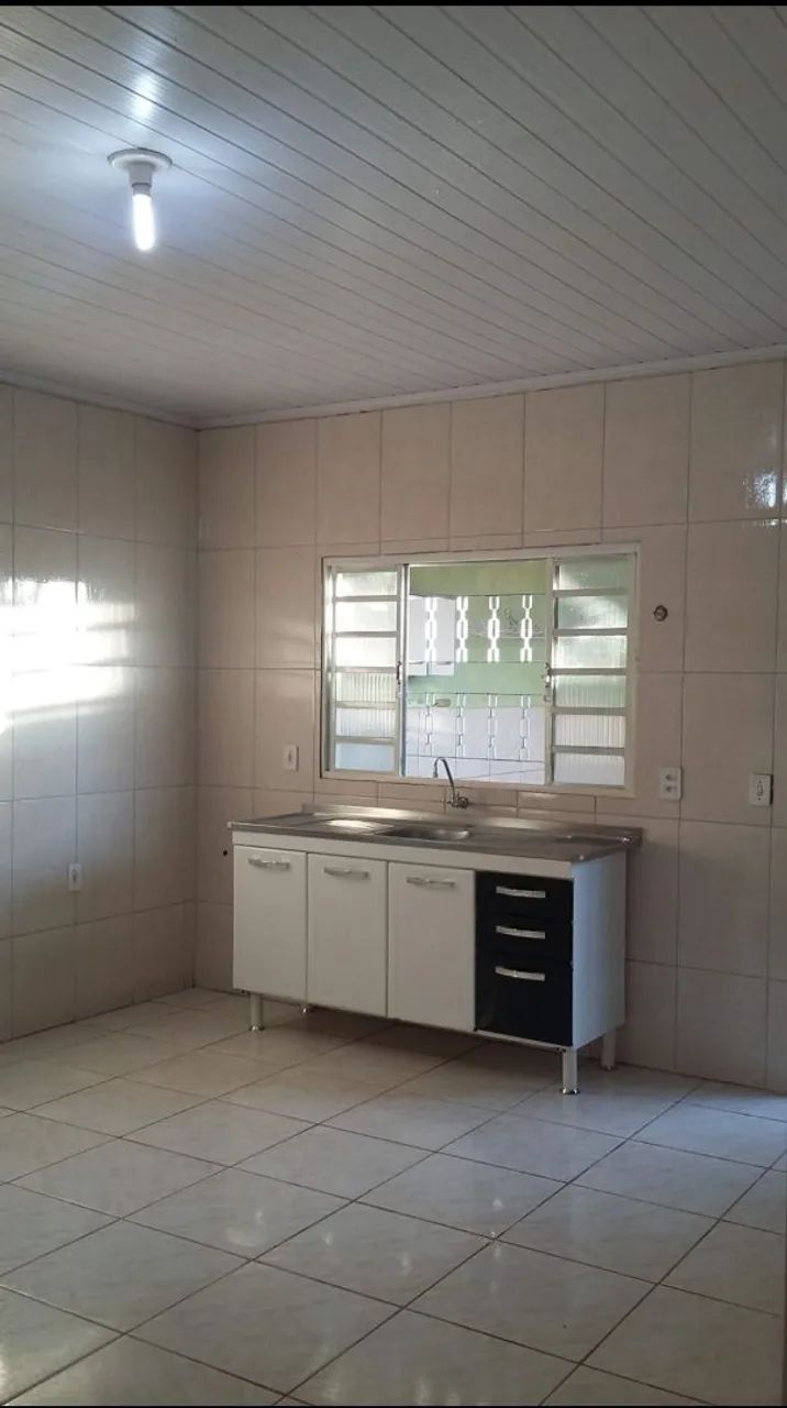 VENDO CASA COM 3 QUARTOS - Foto 3