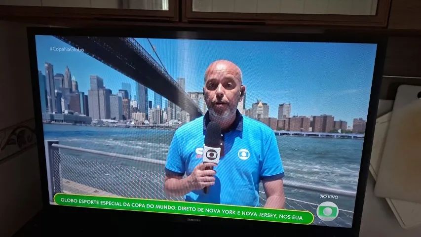 TV 32 POL