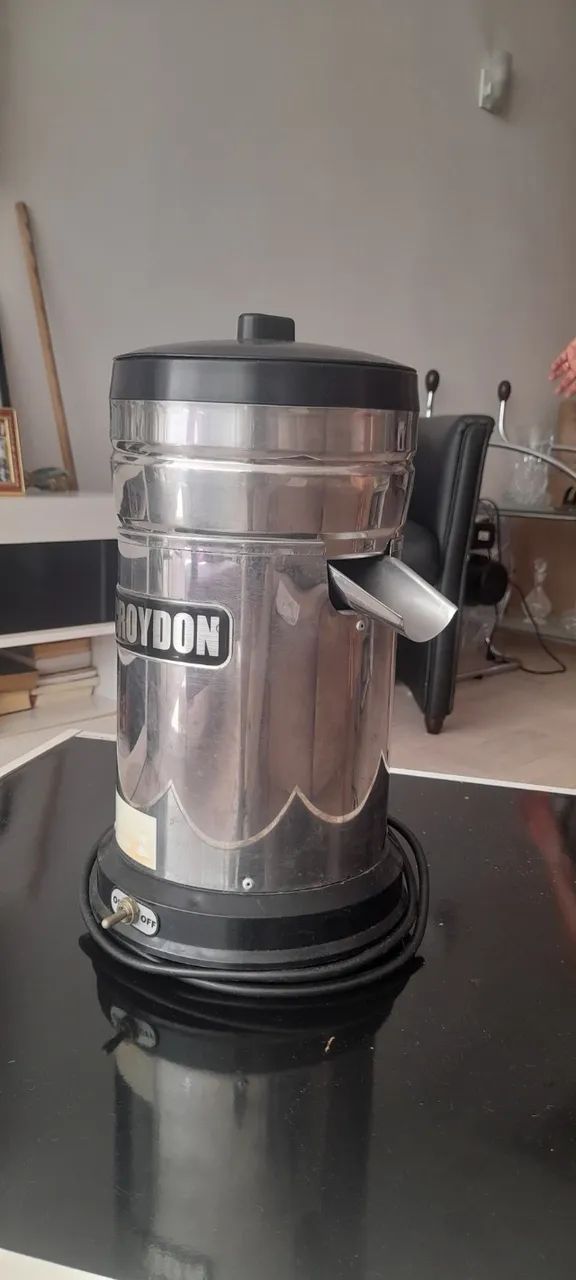Vendo Extrator de suco Industrial da marca Croydon
