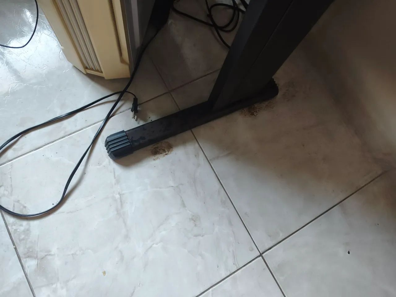Escrivaninha usada - Foto 4