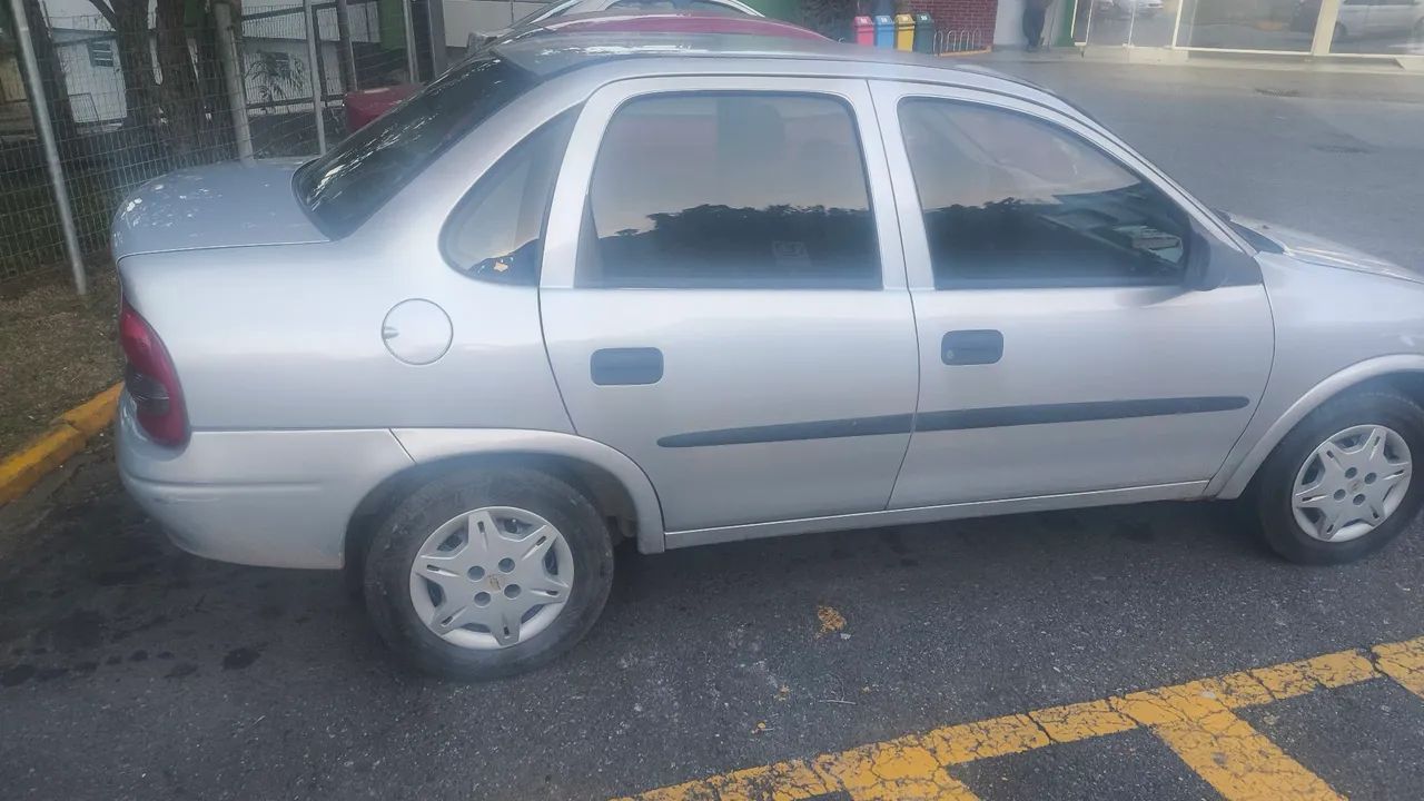 Chevrolet Corsa SED Class.spirit 1.0/1.0 Flexpower (álcool) 2005